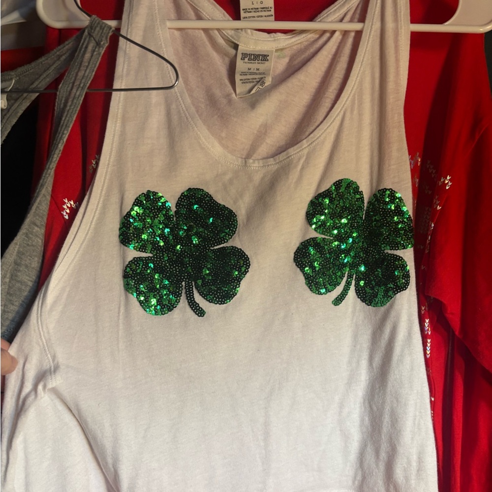 VS PINK BLING 🍀 CROP TANK !! 🍀 St Patrick’s Day tank top!